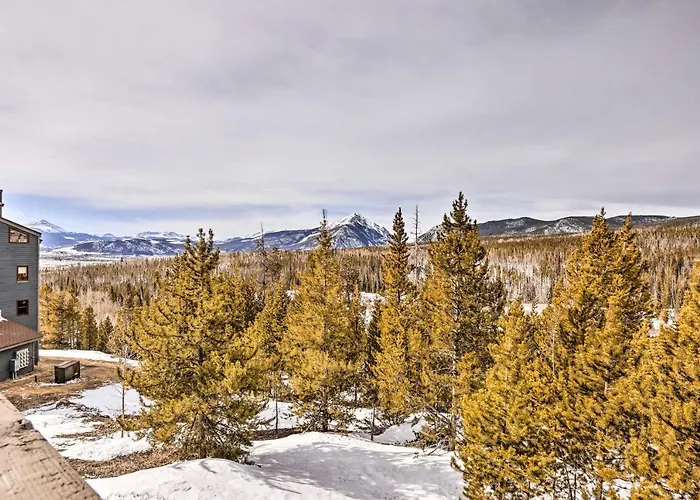 Private Balcony & Resort Perks: Silverthorne Condo