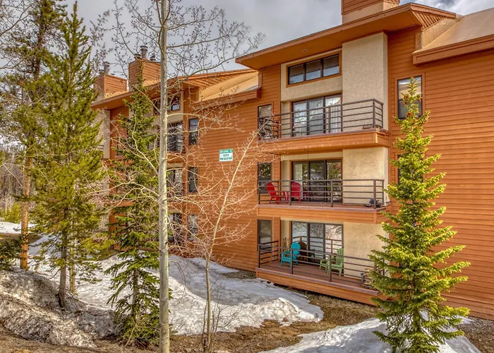 Buffalo Village Condo & Treetop Hideaway