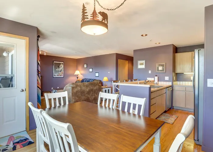 Stunning Mountain Views: Silverthorne Condo!