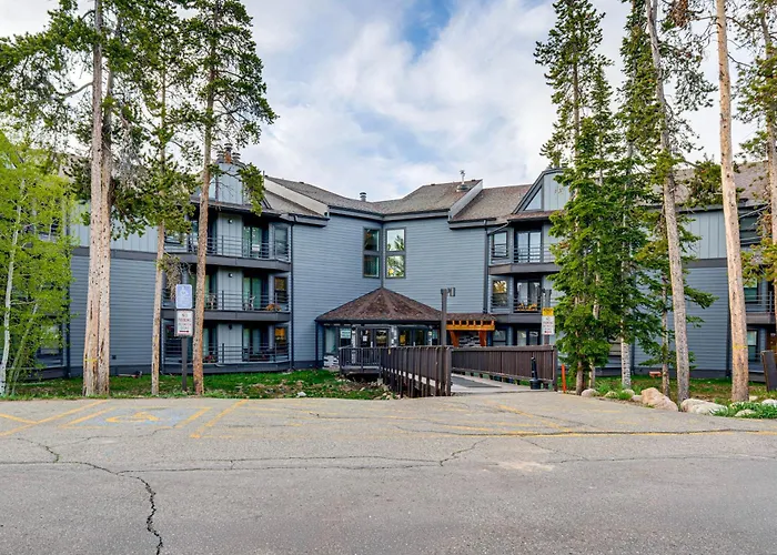 Silverthorne Condo: New Pool & Hot Tub + Fireplace